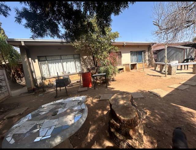 6 BEDROOM HOUSE FOR SALE IN VANDERBIJLPARK SW 1